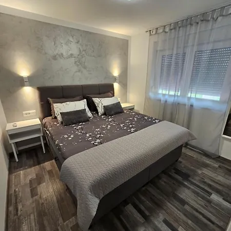 Daria Apartment *